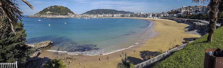 Guipúzcoa - San Sebastián 041 - bahía de La Concha y playa de La Concha.jpg